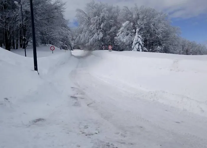 Rifugio Montescuro מלון